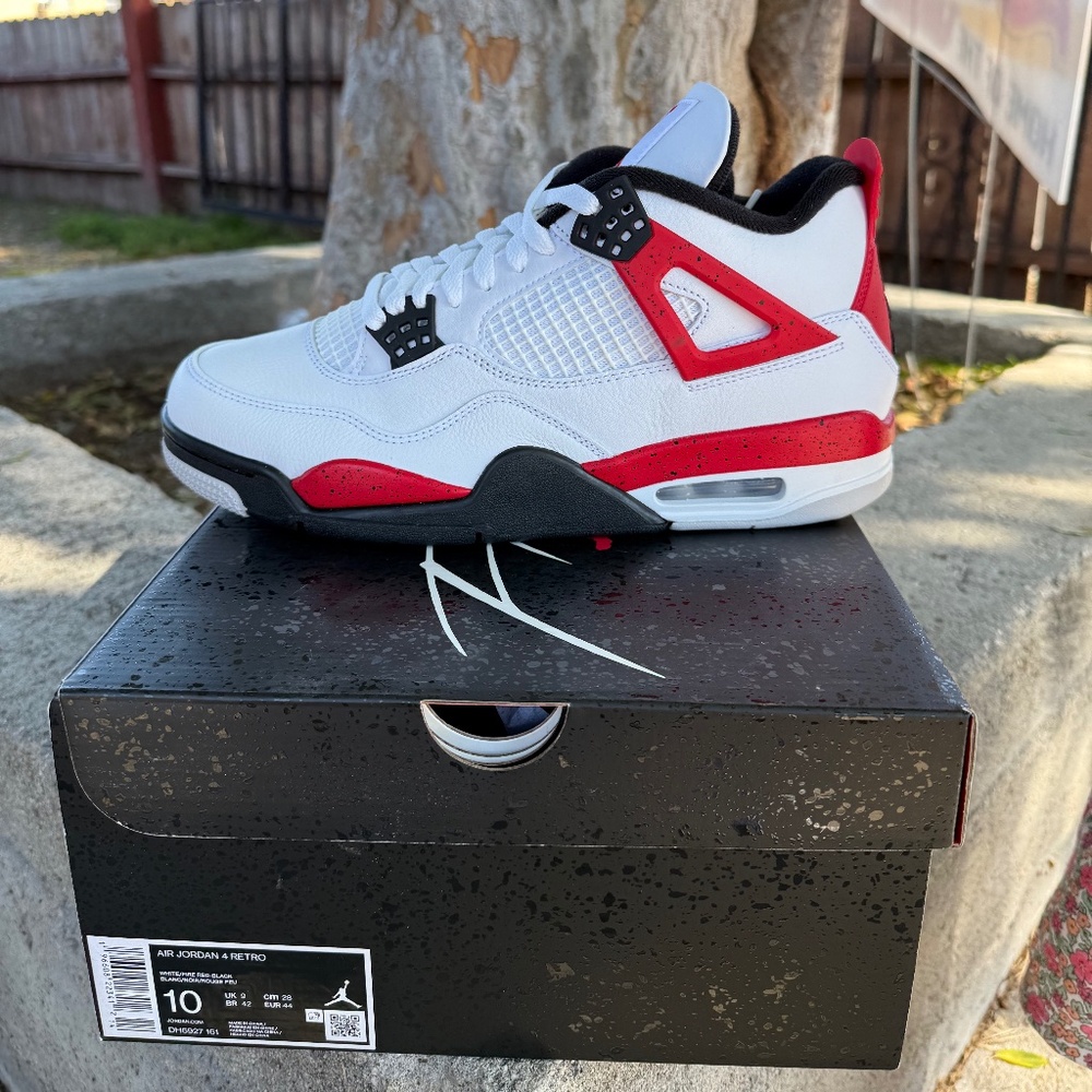 Air Jordan 4 Retro